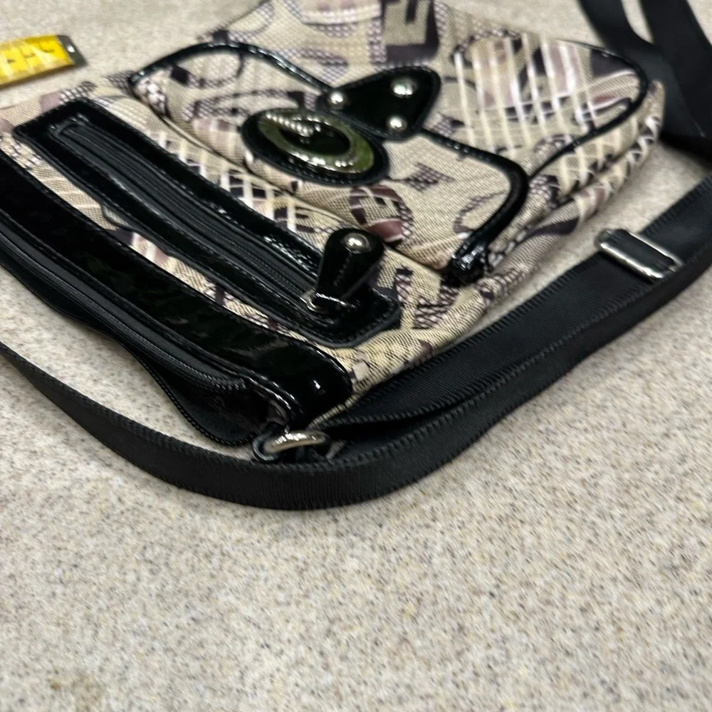 Guess cross body purse purple/white/cream black and silver accents - Picture 9 of 14